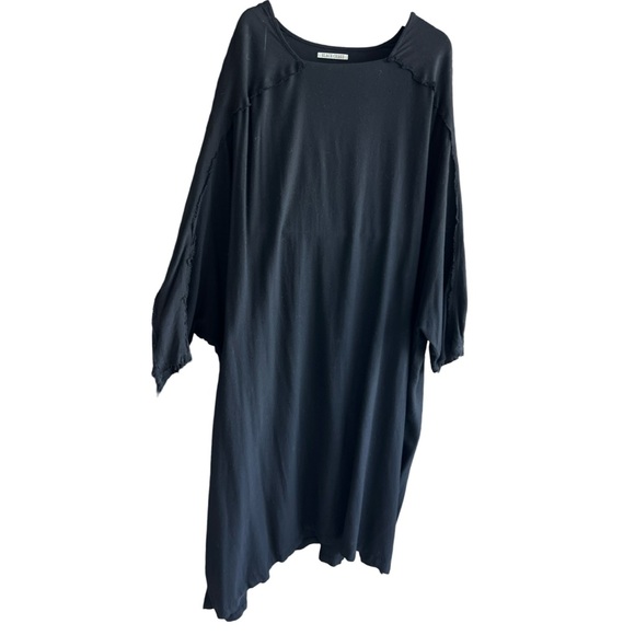Black Crane Dome Dress in Black Oversized raw edges contrast, wool, One size - Picture 10 of 16